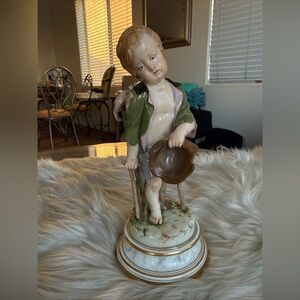 Meissen Antique Figurine Late 19th Century Young Cherub Beggar Boy #L112 EUC